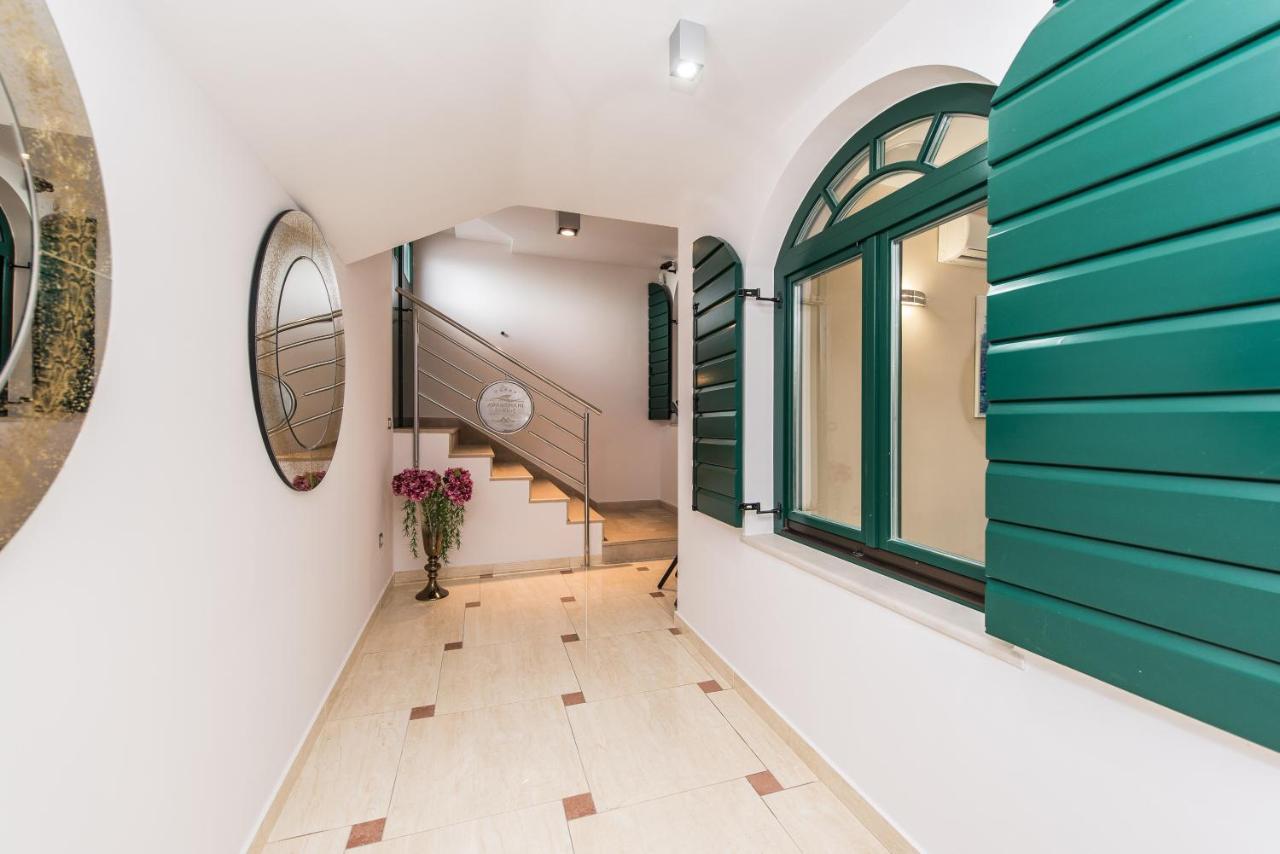 Pool Terrace Sea View Sarkic Apartment Novalja Exterior photo