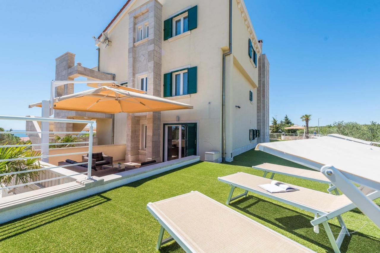 Pool Terrace Sea View Sarkic Apartment Novalja Exterior photo
