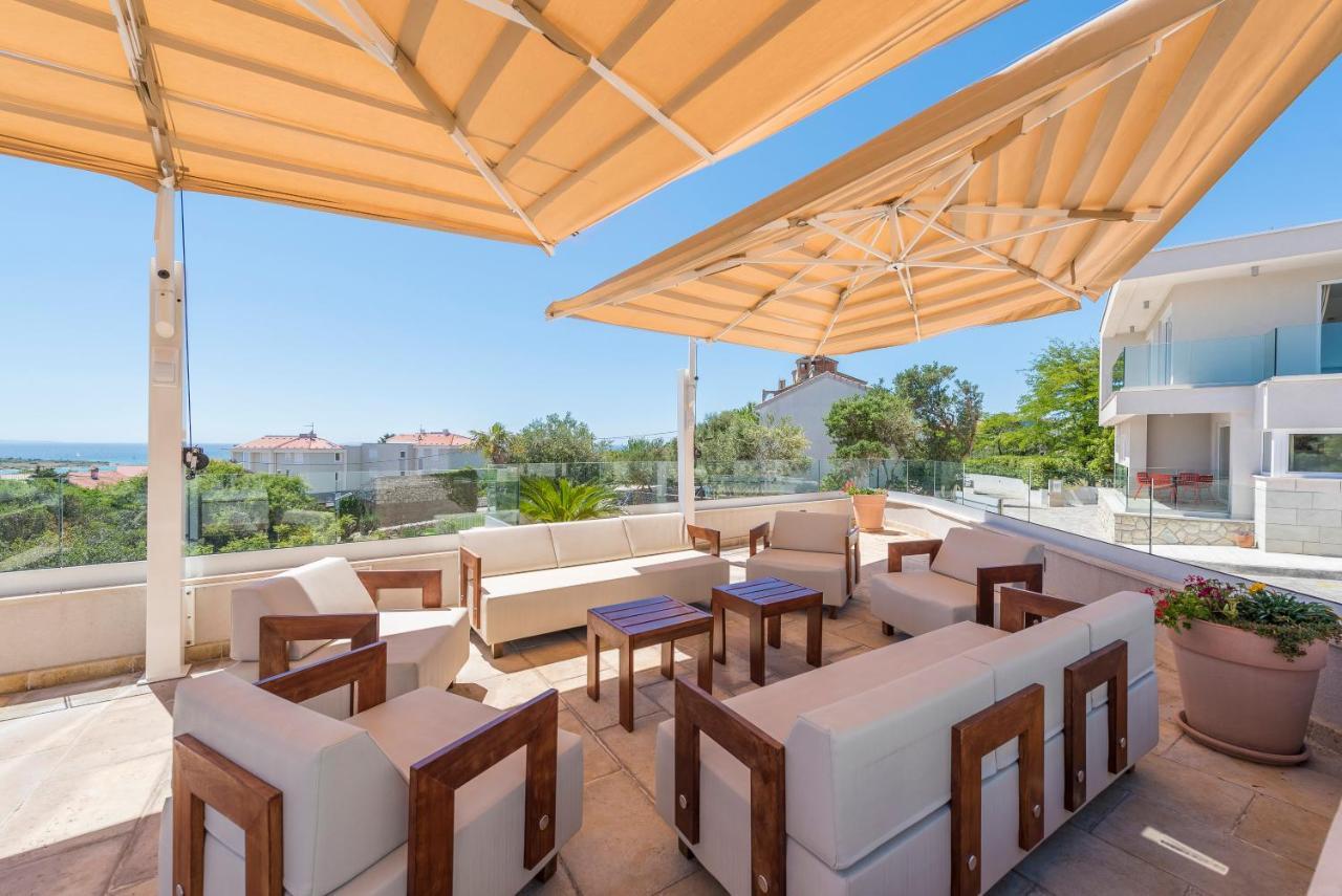 Pool Terrace Sea View Sarkic Apartment Novalja Exterior photo